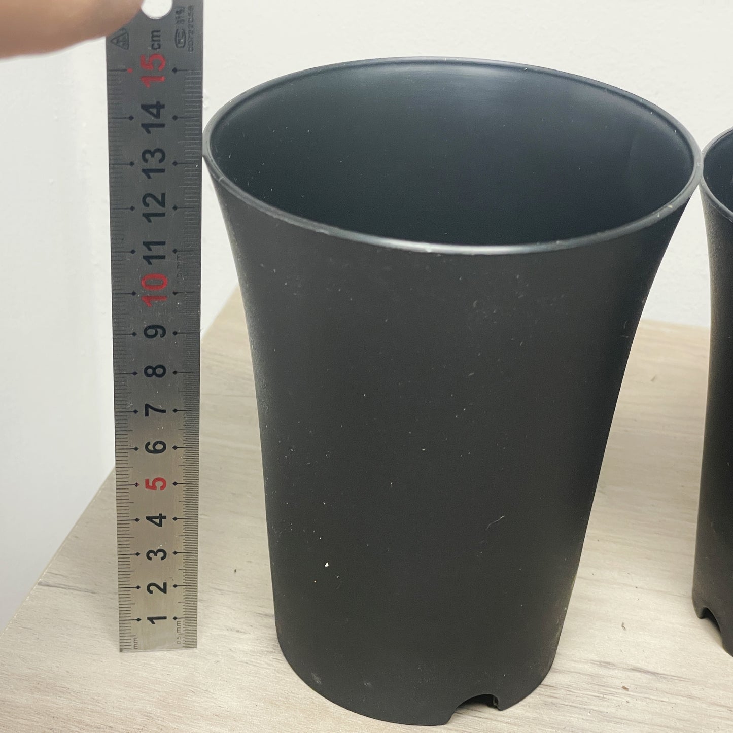 5pcs Black Plastic Round Flower Pots for Succulents Home Office Garden Decoration